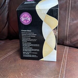 NEW NIB Scentsy Cream Glass Plug In‎